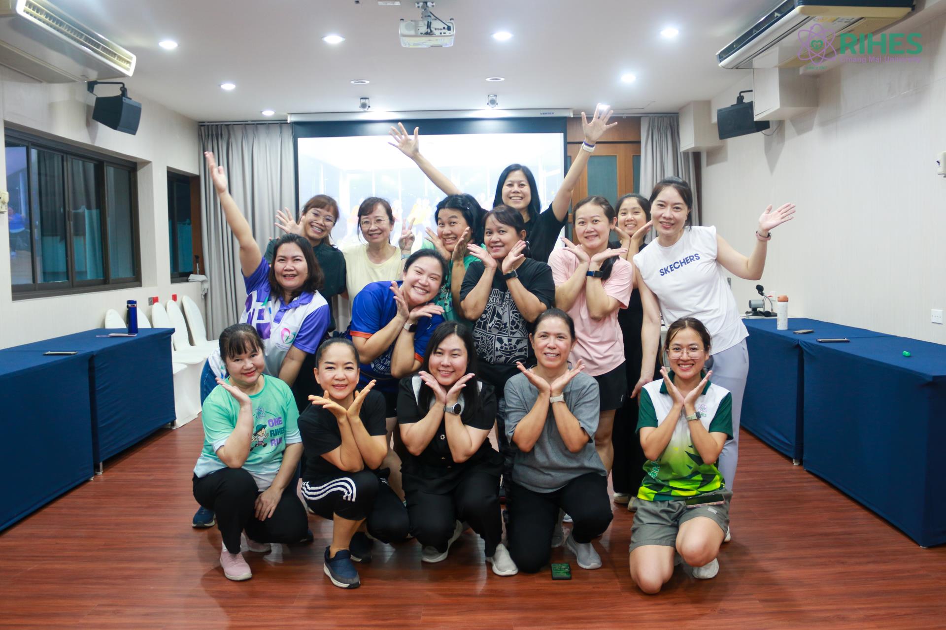 สถาบันวิจัยวิทยาศาสตร์สุขภาพ มช. จัดกิจกรรม “แอโรบิค RIHES” ส่งเสริมสุขภาพและความสัมพันธ์ของบุคลากร